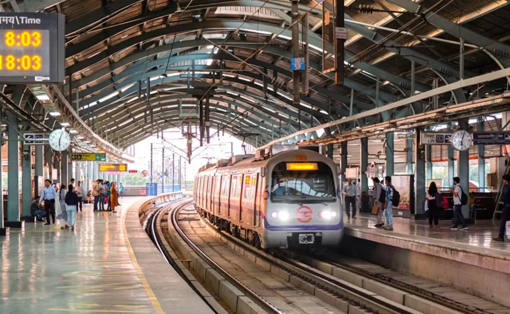 4q62r76_delhi-metro-generic_625x300_17_August_23-1024x630 Zero Chaos at Hauz Khas: Viral Metro Station Video Sparks National Debate on Digital Authenticity and Urban Realities